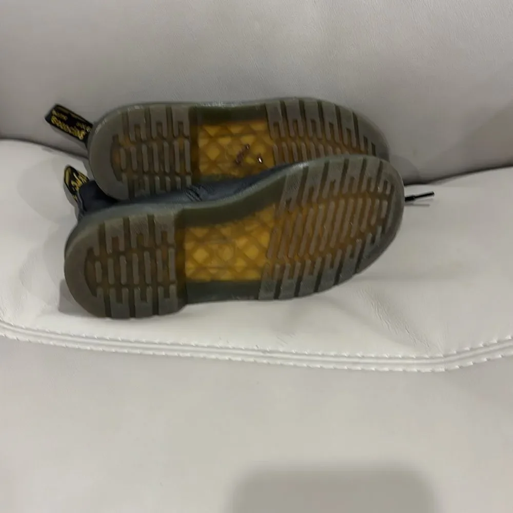 Doc Martins kids 1460j sz 4